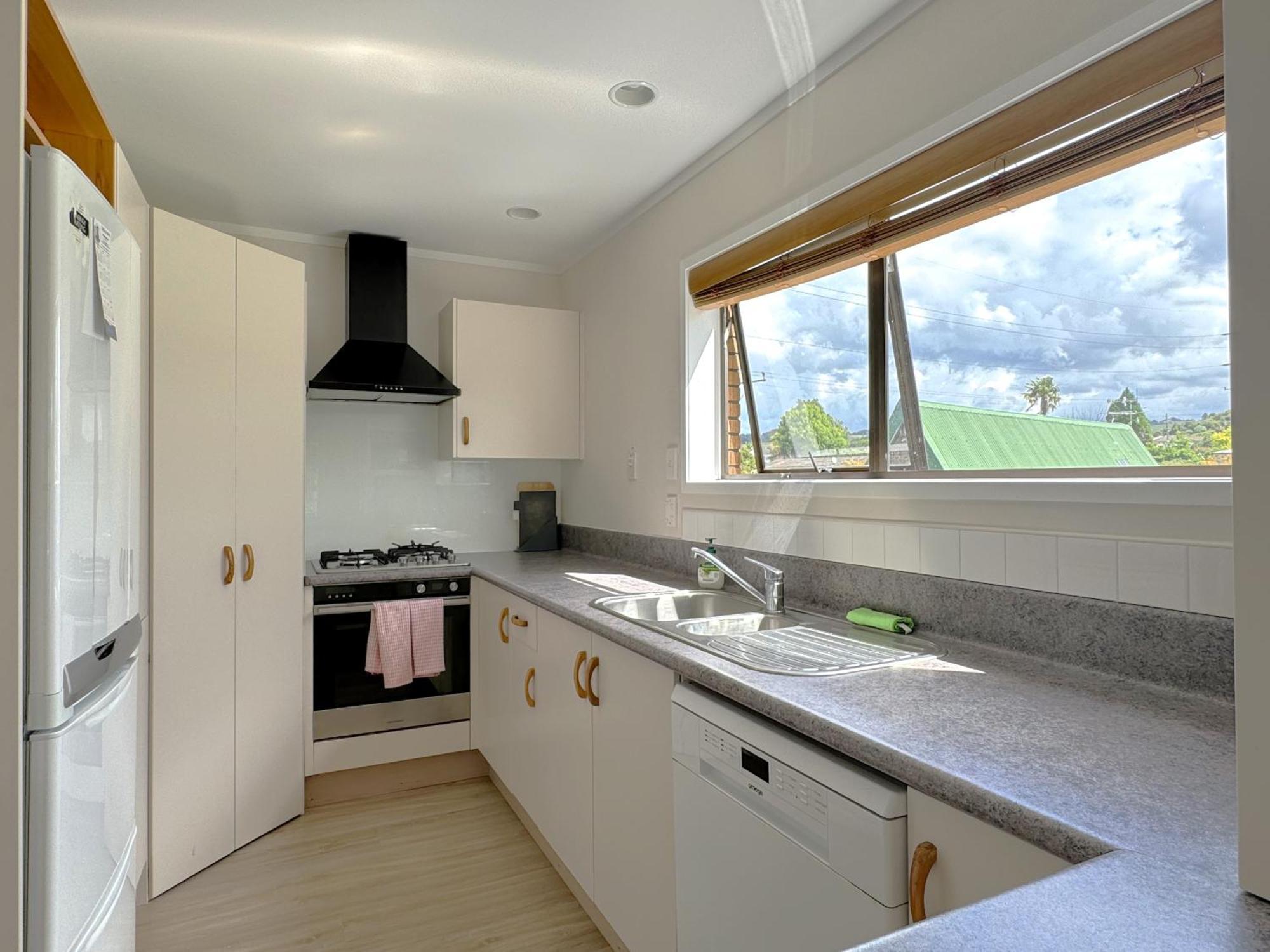 Spacious Retreat With Mountain View Rotorua Exterior photo